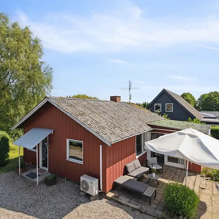 Cozy House Near The And Casa de Férias